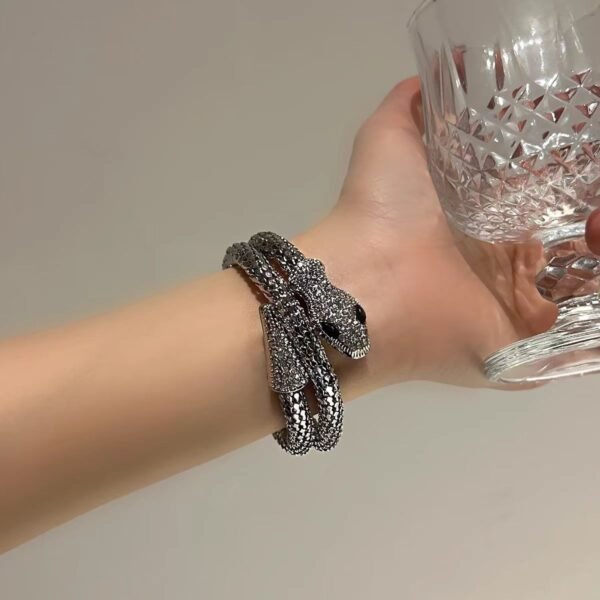Snake Necklace  bracelet for Women, Trendy Bendable Chunky Statement Rhinestone Choker Flexible Exaggerated Medusa Necklace for Teen Girls Jewelry Gifts. - 图片 4